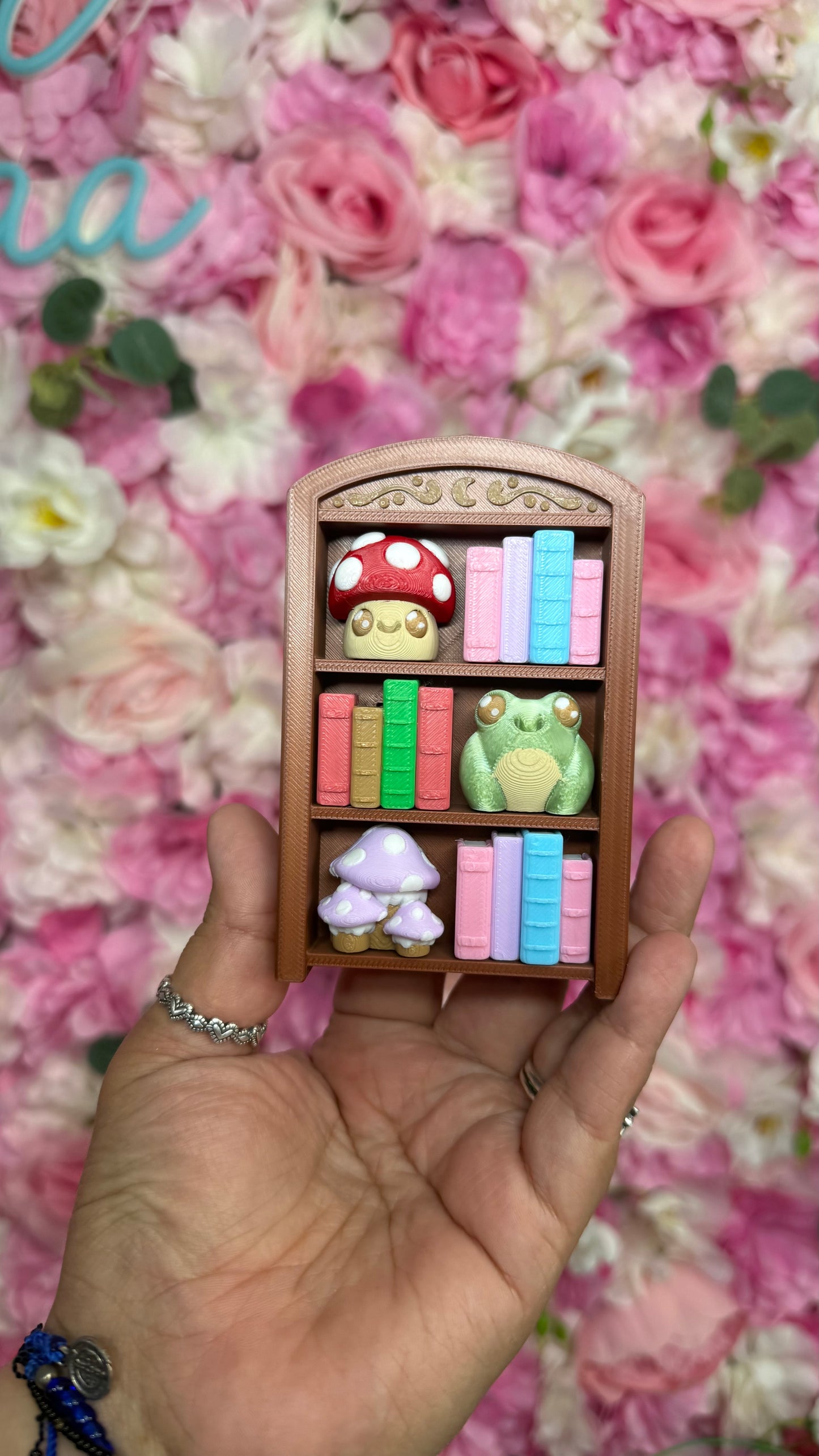 Large bookshelf clicker